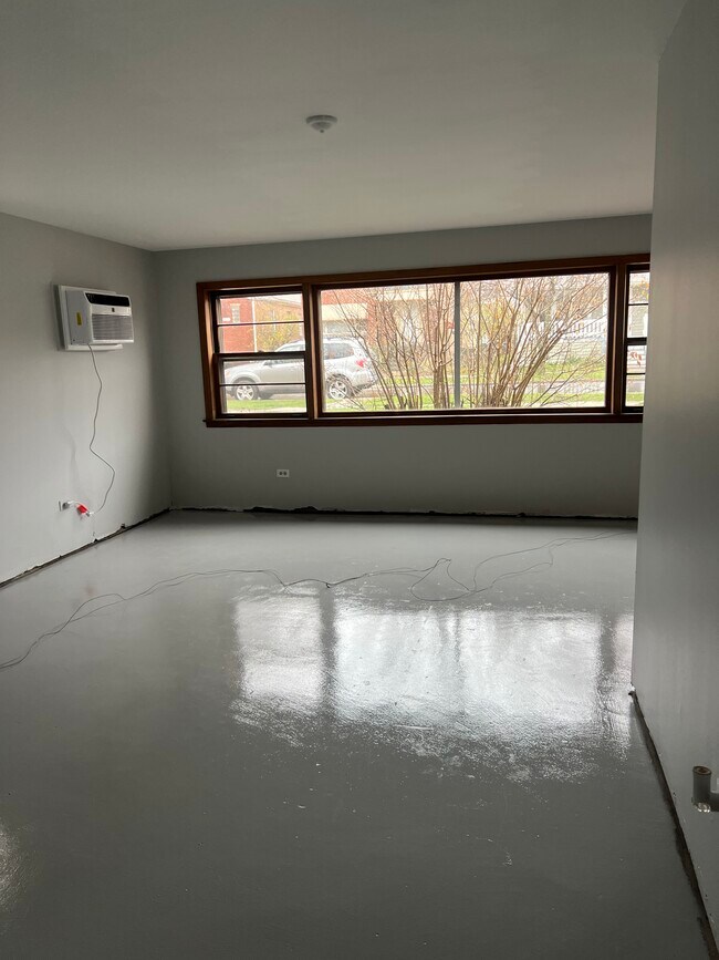 Building Photo - 2631 N 74th Ave