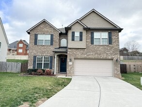 Building Photo - Stunning 5 bedroom 3.5 bath home in the highly desirable Rocky Hill area