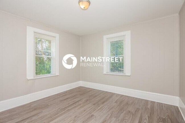 Building Photo - 3 Bedroom Pet-Friendly Home in Charlotte, NC with Main Street Renewal