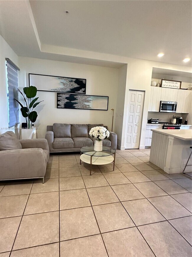 Building Photo - 7925 NW 104th Ave