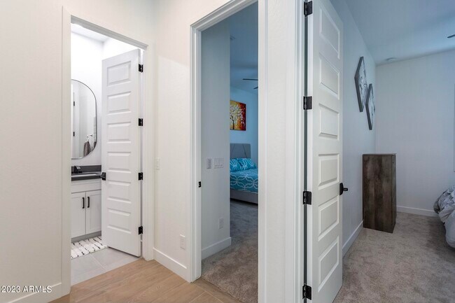 Building Photo - 8543 W Palo Verde Dr