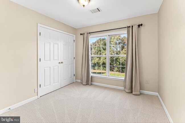 Building Photo - 47497 Saulty Dr