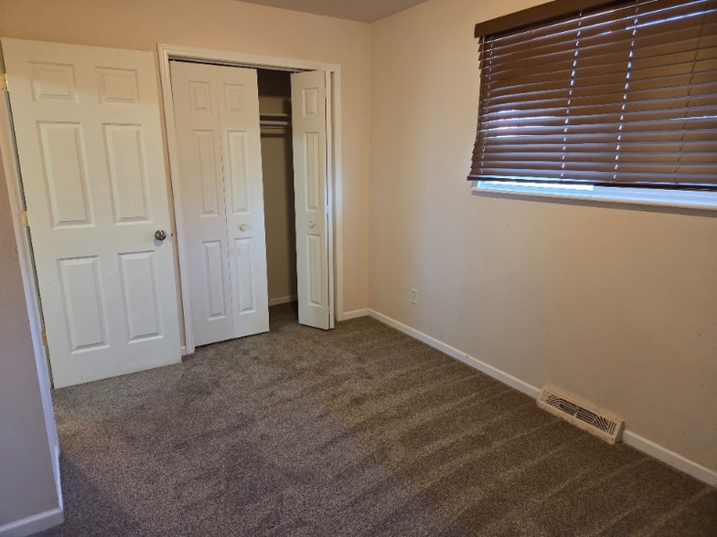 Building Photo - 1871 Shumway Ave