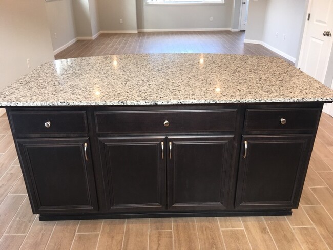 Building Photo - NW Reno Luxury End Unit Townhouse - On the...