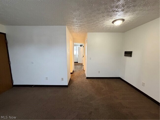 Building Photo - 4107 Orchard Dale Dr NW