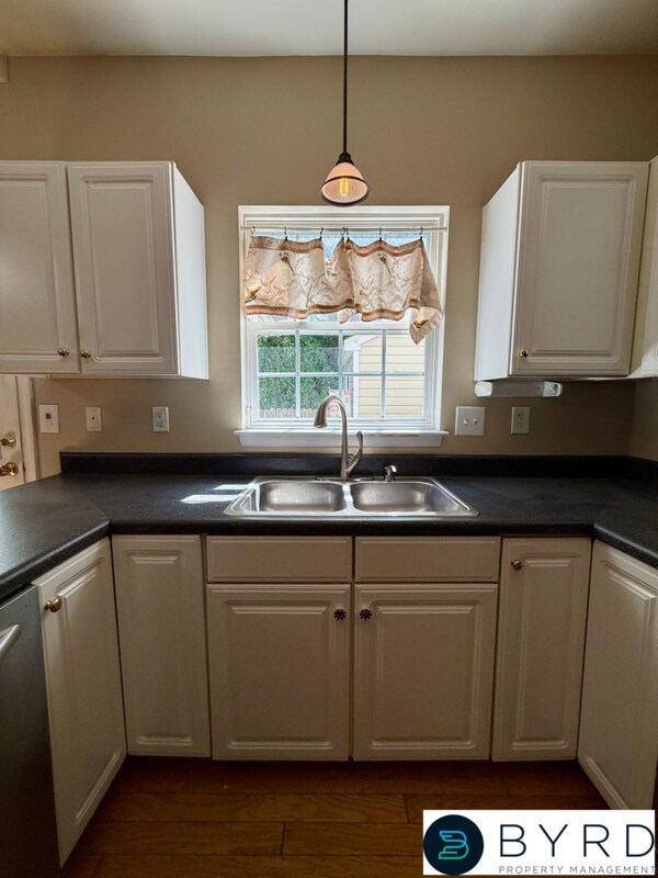 Building Photo - 8651 Millstream Dr