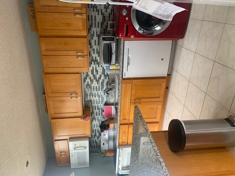 Building Photo - 2033 Nuuanu Ave