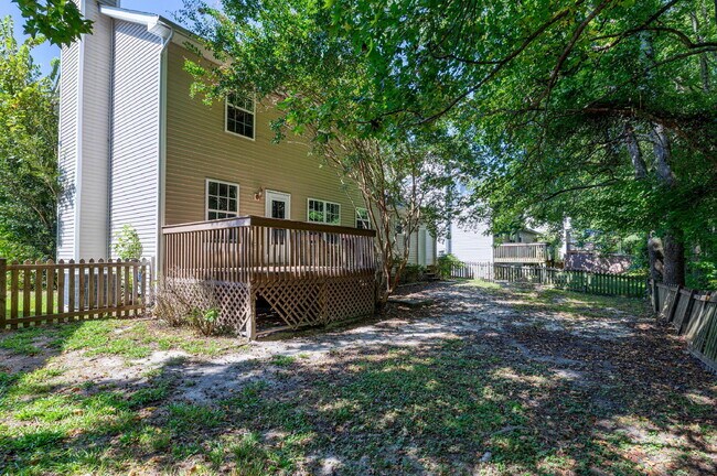 Building Photo - 520 Wyndham Dr