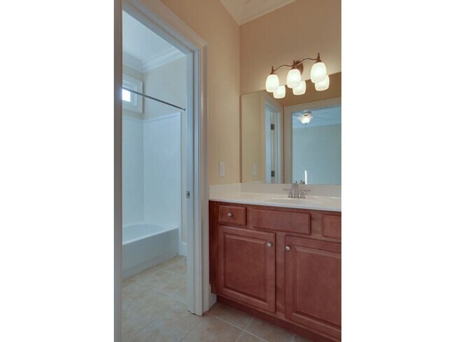 Building Photo - Coming soon! One level living in Franklin-Willow Springs