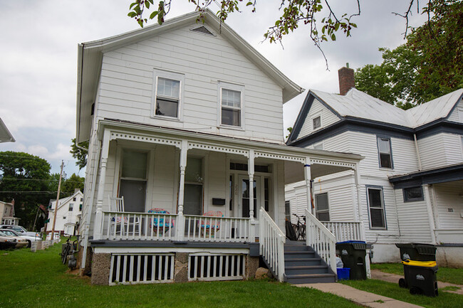 Building Photo - 220 E Davenport St