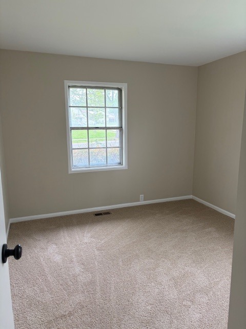 Building Photo - 713 Essex Ave