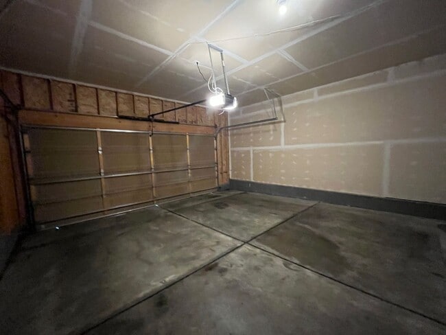 Building Photo - Wonderful Home in Evans