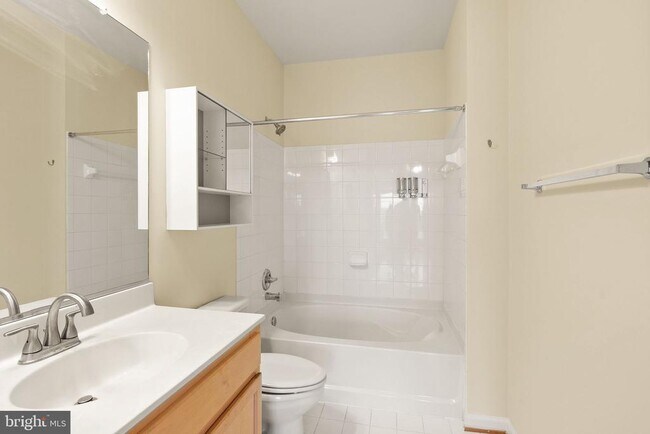 Building Photo - 3840 Lightfoot St