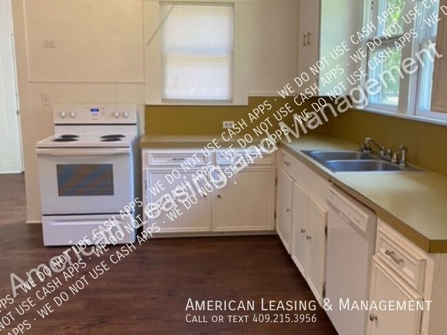 Building Photo - 604 Hackney Ave