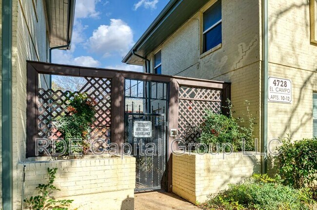 Building Photo - 4722 El Campo Ave