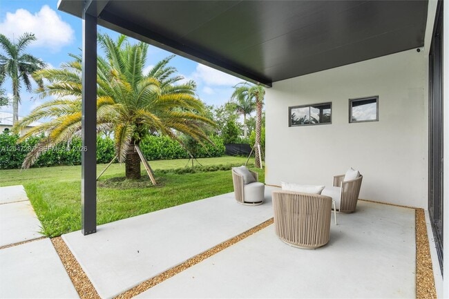 Building Photo - 14930 SW 16 Ct