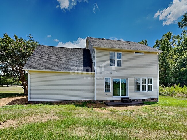 Building Photo - 116 Academy Ln