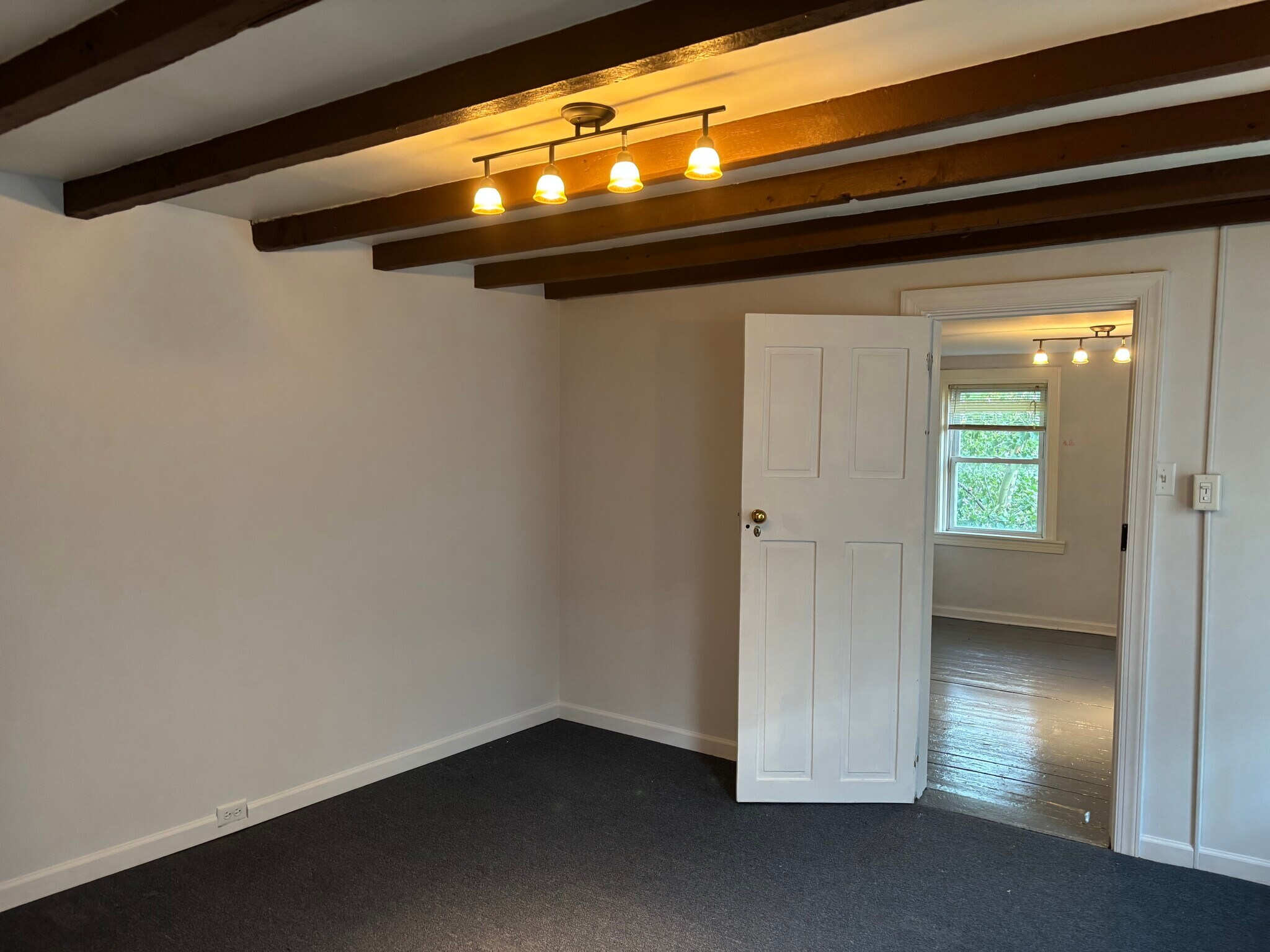 Building Photo - 421 Moyer St