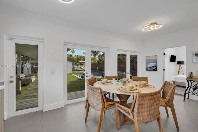 Building Photo - 901 NW 7th Street Rd