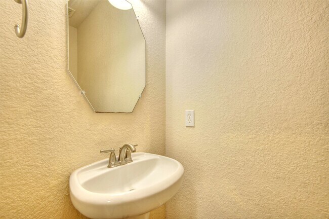 Building Photo - 1139 Glenwood Canyon Ln