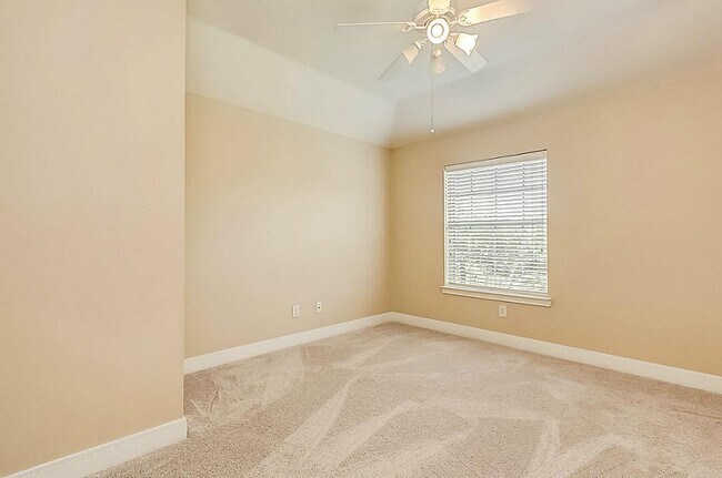 Building Photo - 5715 Sapphire Vista Ln