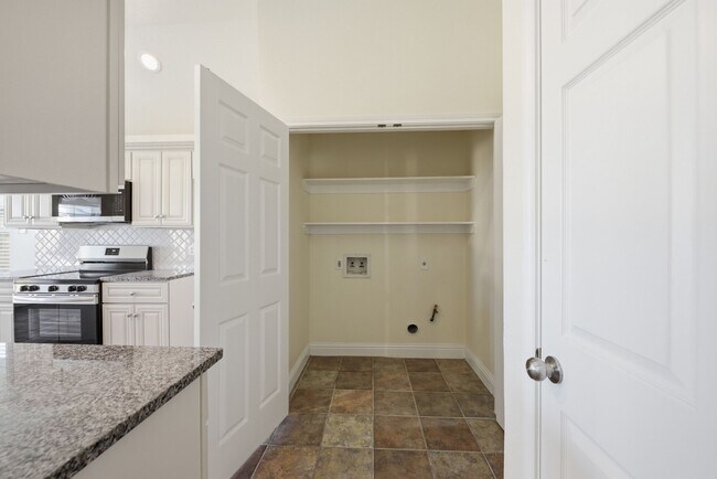 Building Photo - 5519 Imperial Grove Dr