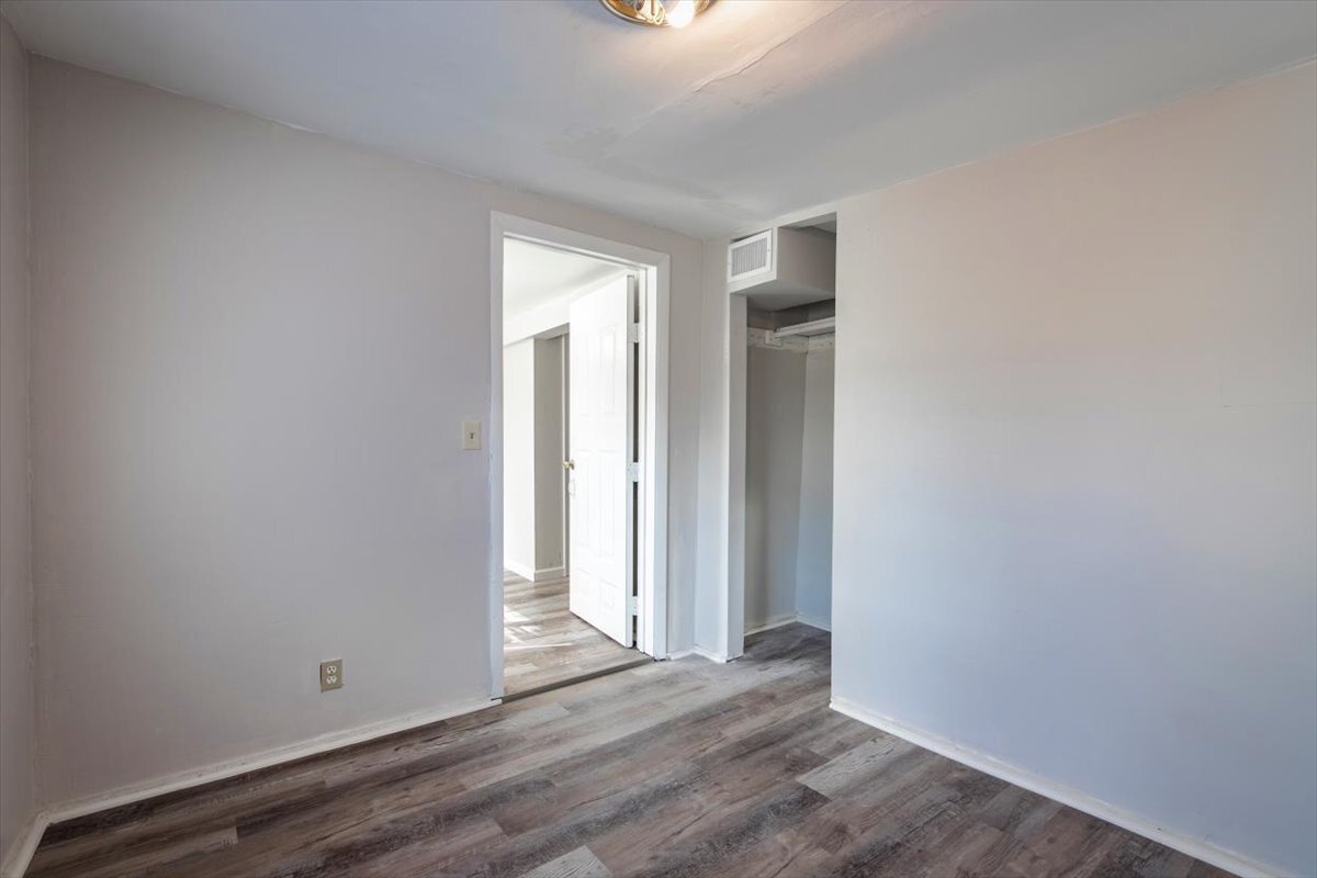 Building Photo - 531 New Berlin Rd