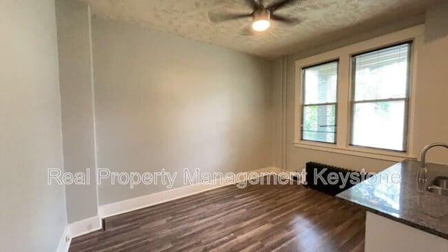 Building Photo - 1247 Chartiers Ave