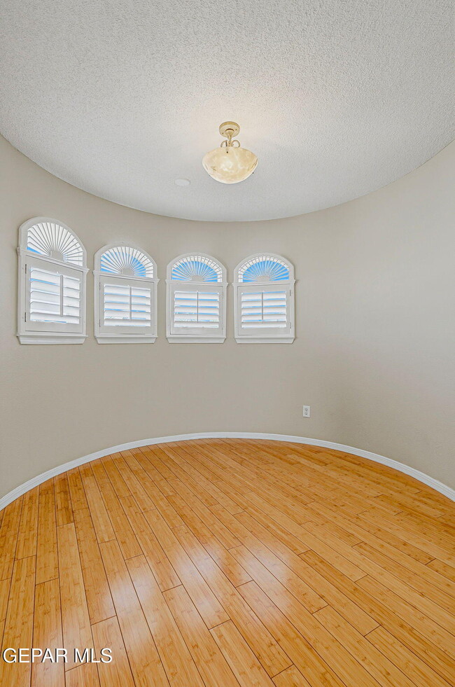 Building Photo - 6398 Franklin Summit Drive