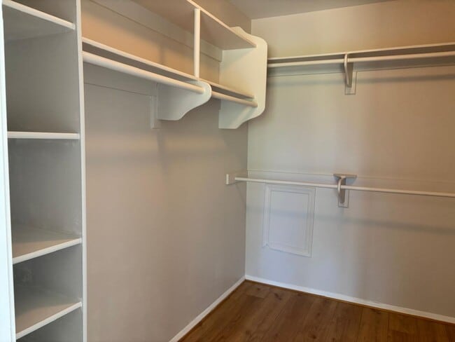 Building Photo - Welcome to this stunning 3-bedroom, 2.5-ba...