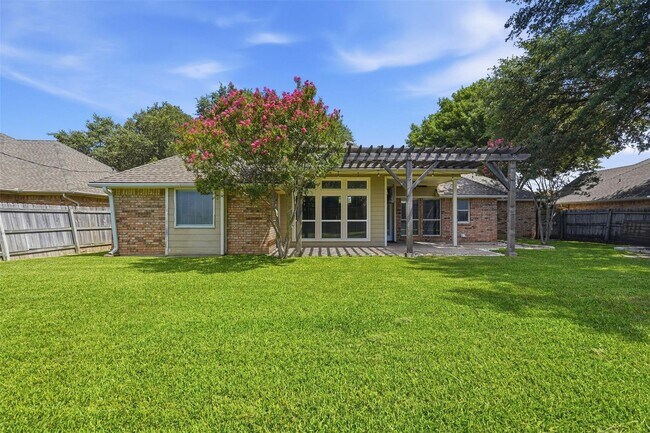 Building Photo - Home in Midlothian