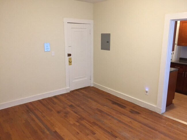Building Photo - 109 Brainerd Rd