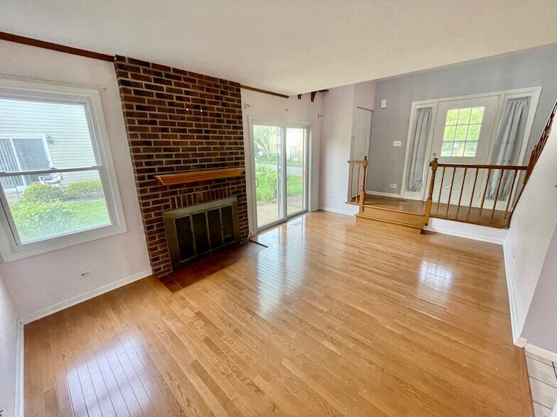 Building Photo - 2670 College Hill Cir