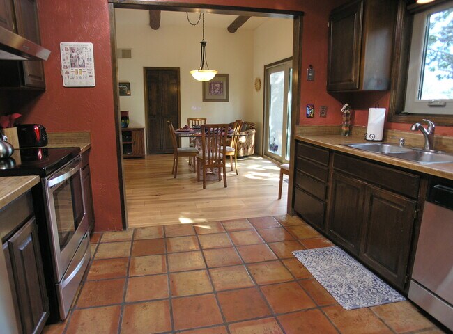 Building Photo - 45 Windmill Dr