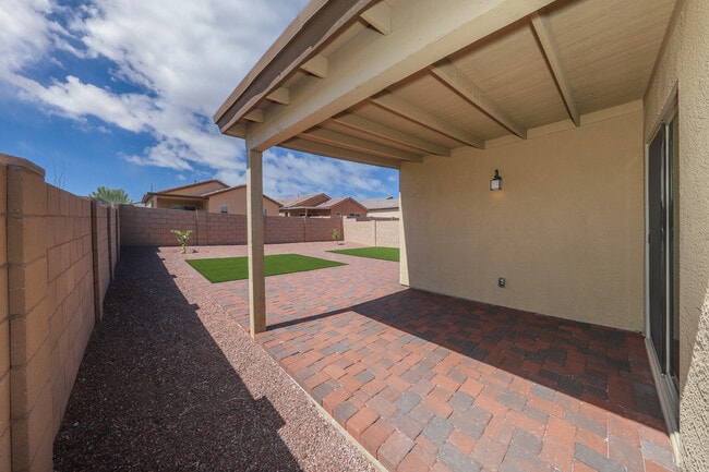 Building Photo - 9122 E Red Blf Ct