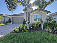 Building Photo - 12612 SW Grn Crk Dr