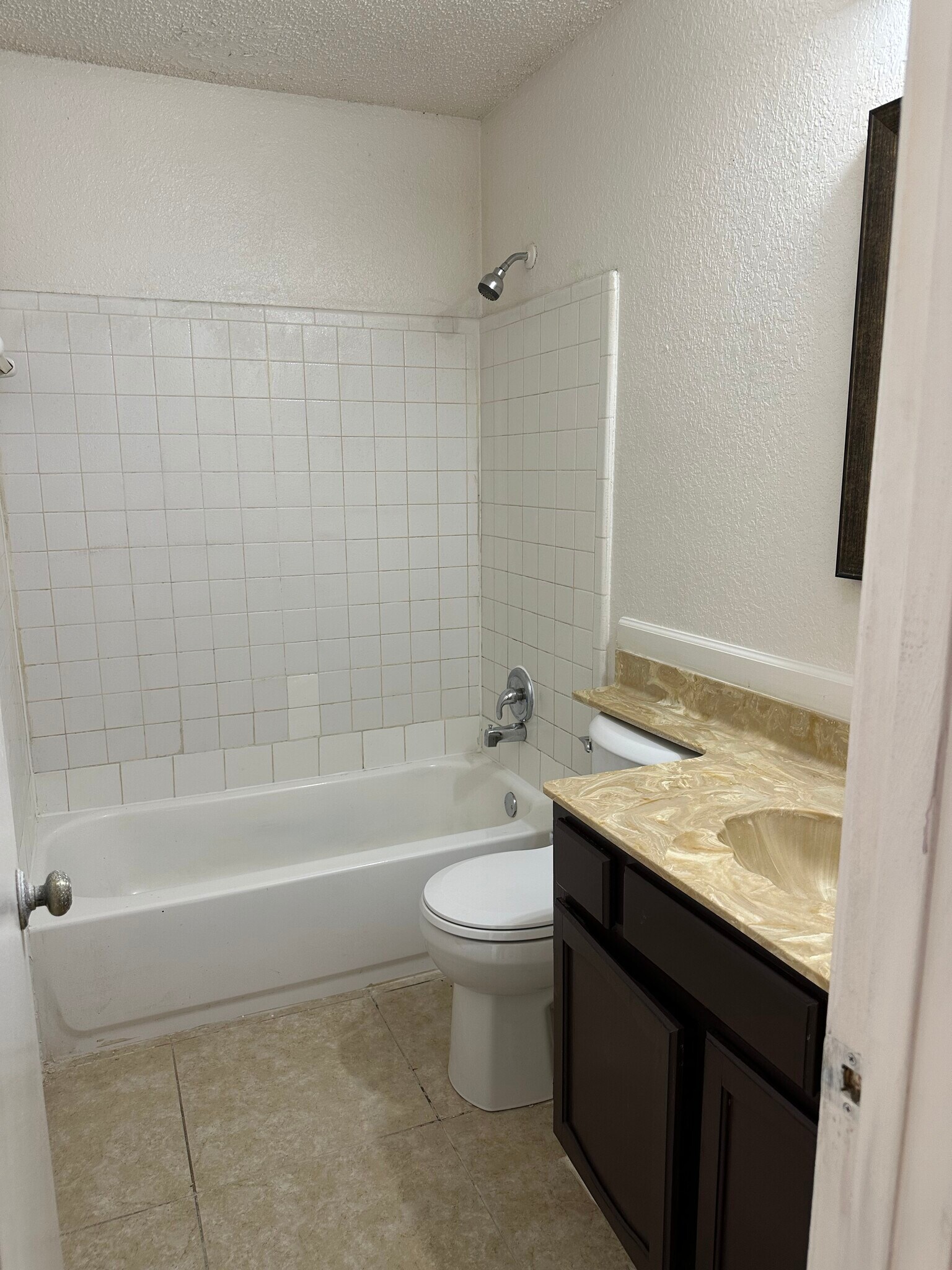 Building Photo - 1513 Lavendale Ln