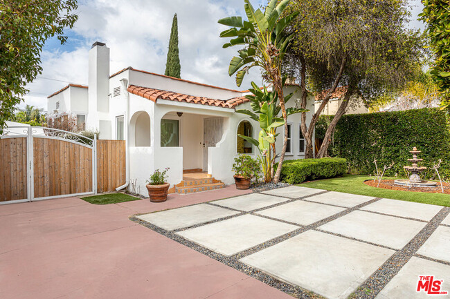 Building Photo - 409 N Kilkea Dr