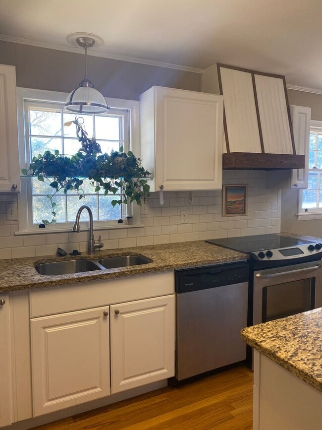 Building Photo - Beautiful home in Forest Heights | MAY BE AVAILABLE SOONER!