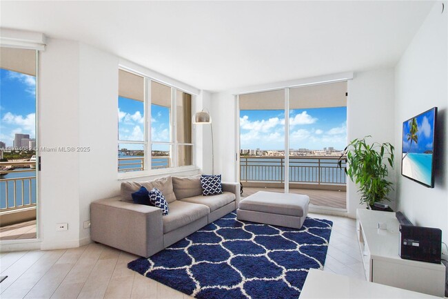 Building Photo - 888 Brickell Key Dr