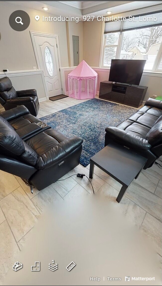 Building Photo - 927 S Charlotte St