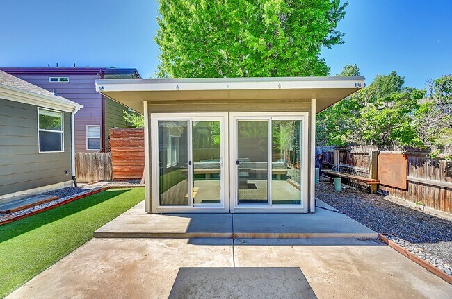 Building Photo - 2,940.95,  3-Bedroom, 1-bathroom Home In Erie with Stunning Backyard Space!