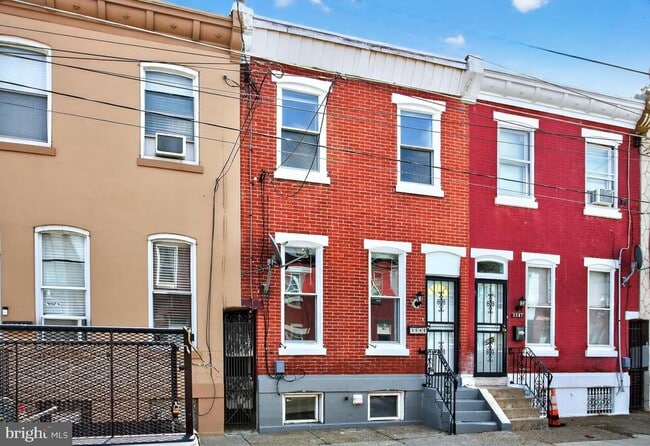 Building Photo - 3549 N Randolph St