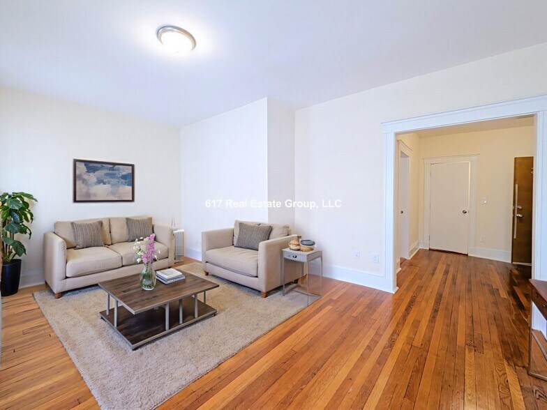 Primary Photo - 1315 Commonwealth Ave