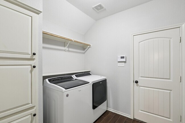 Building Photo - 7509 Bunker Ct