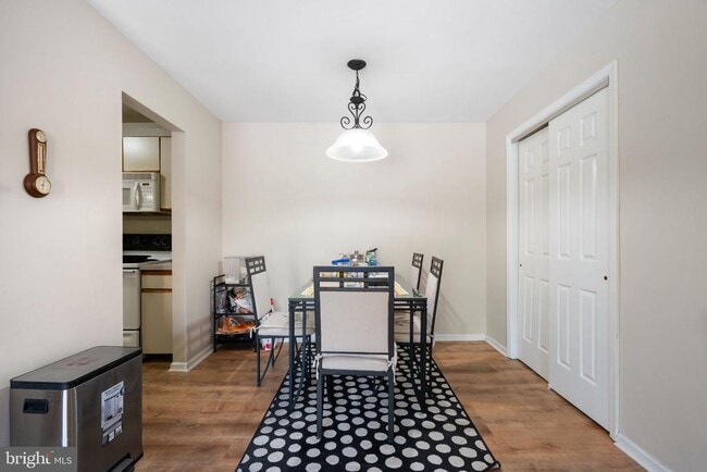 Building Photo - 45 Le Forge Ct