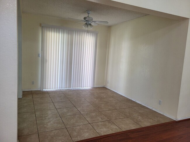 Building Photo - 125 Serpentine Dr