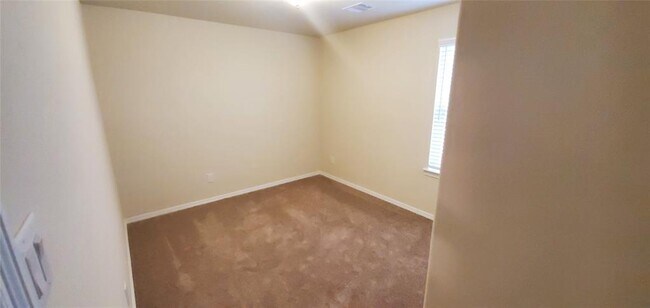 Building Photo - 2530 Remembrance Cir