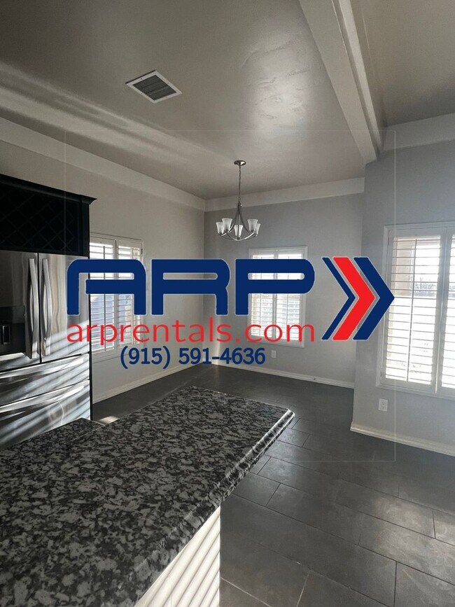 Building Photo - BEAUTIFUL EASTSIDE HOME Open House 09/02/2...