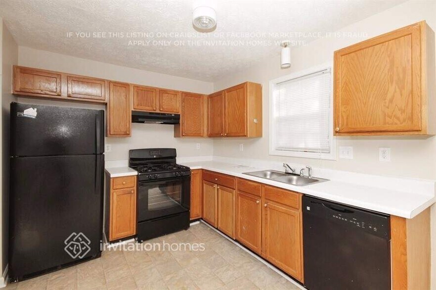 Building Photo - 2314 Kissing Tree Ln SE